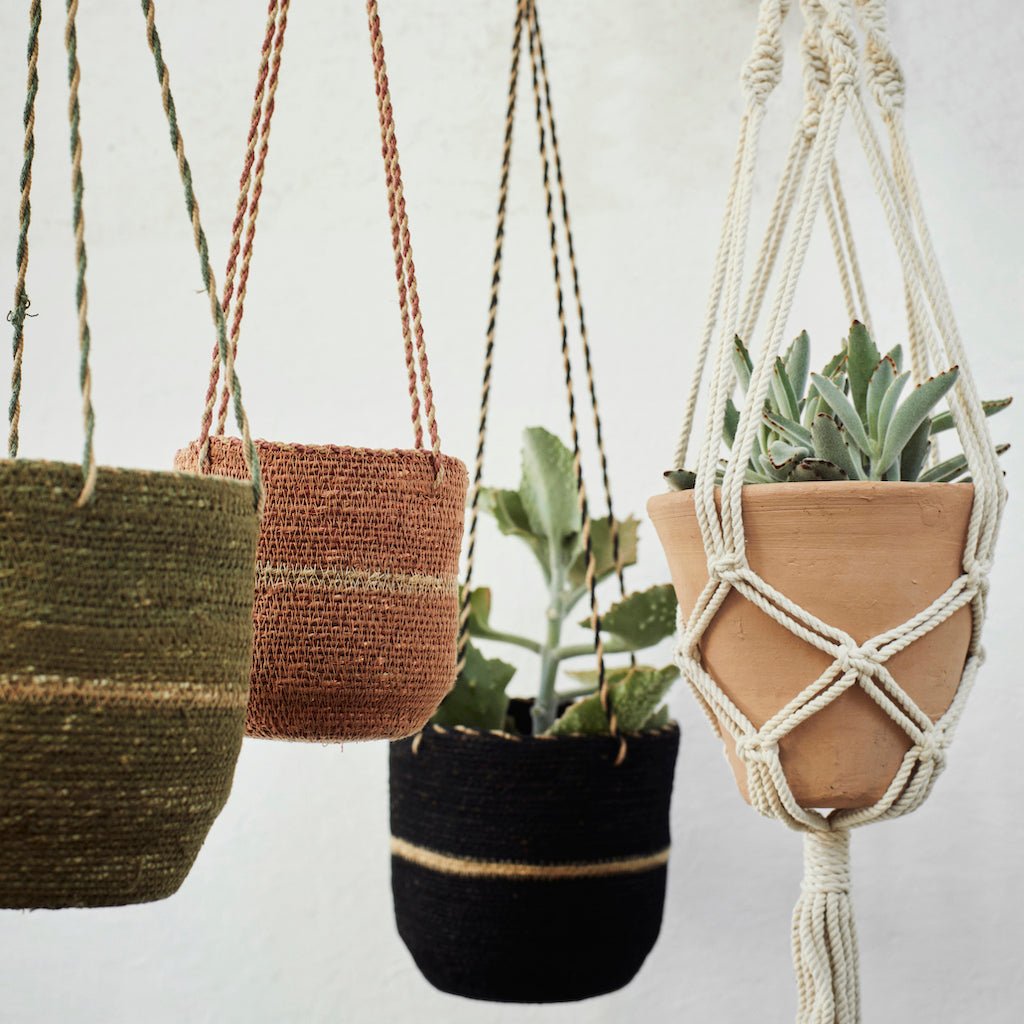 Hanging Seagrass Plant Pots: Set of 2 *Pre-Order* - Ivy Nook